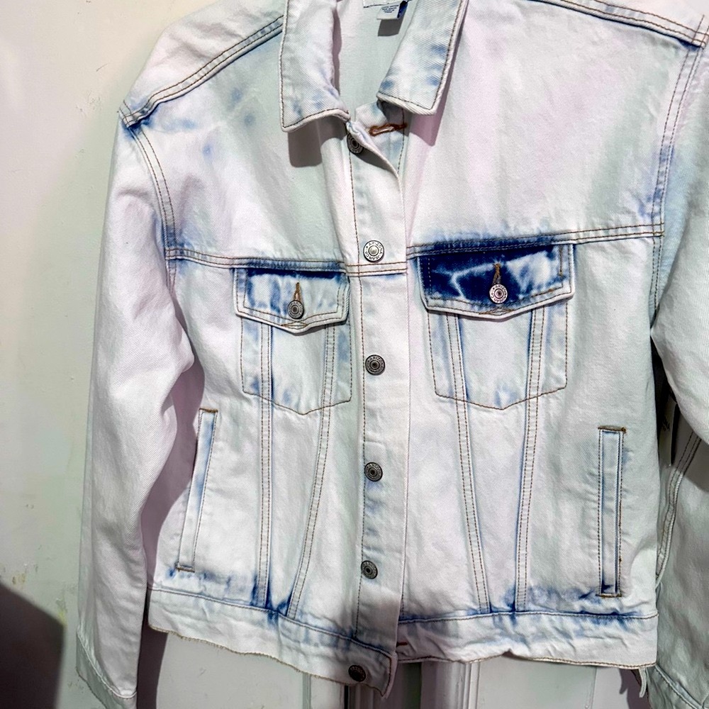 Arizona Jean Co. Extreme Bleach Denim Jacket NWT Size medium